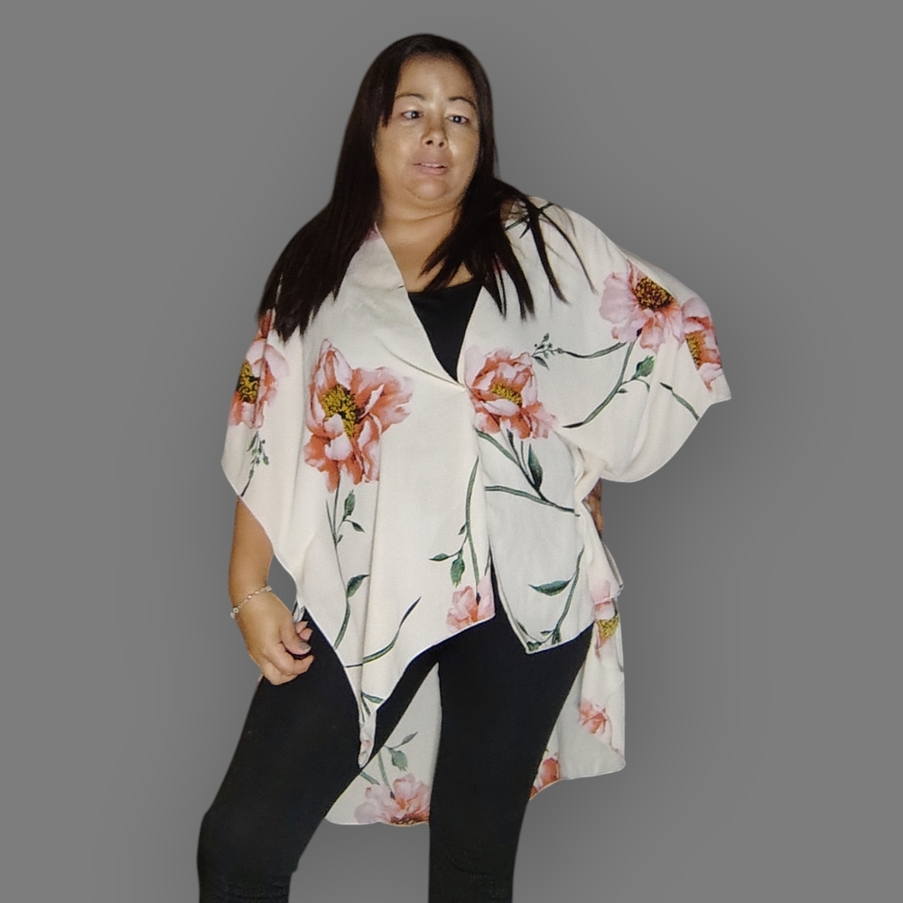 Eclipse Women's Medium Elegant Cream and Green Kimono Tunic - Picture 2 of 9